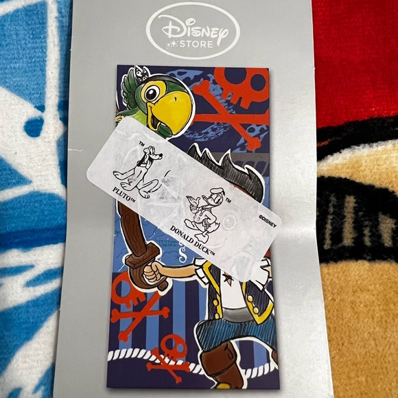 Brand new Disney Towel - Picture 3 of 4